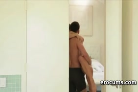 زوجان يمارسان الجنس للفيديو على الهاتف